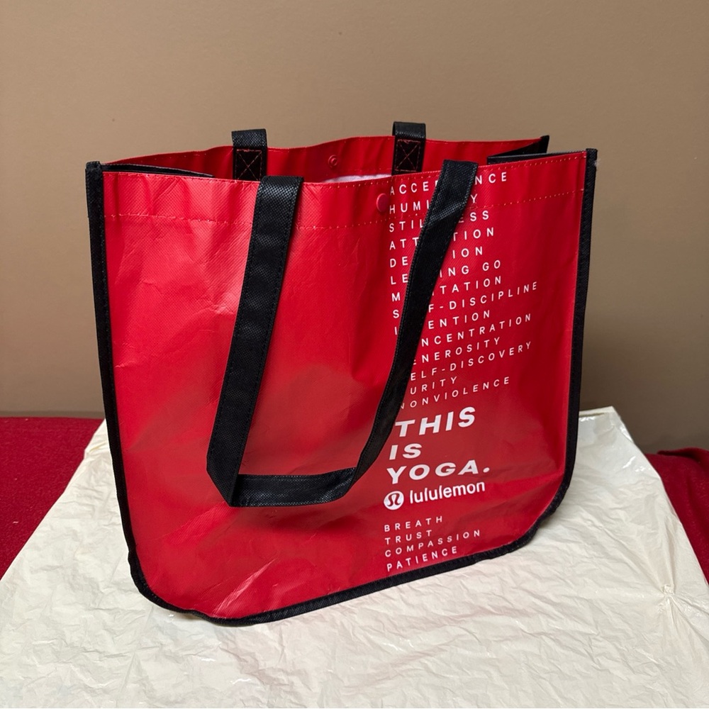Lululemon Athletica Red and Black Tote Bag with Structured Design